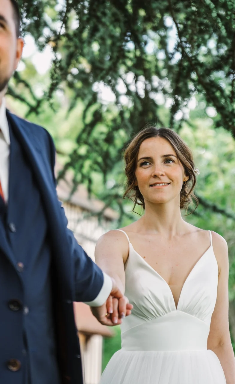 Le sourire de la mariée au moment de retrouver son époux